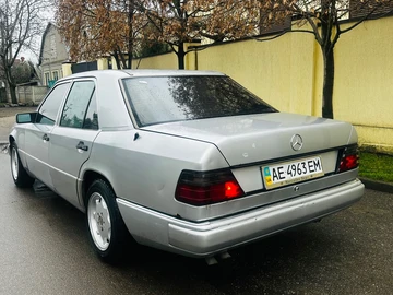 Авто Mercedes E Серия 1990 № 8300063