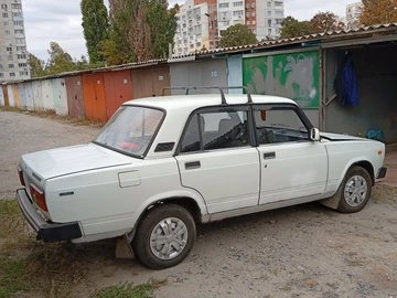 Авто ВАЗ 2105 1991 № 8300073