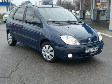 Авто Renault Scenic 2003 № 8300133
