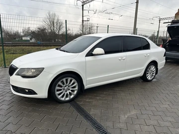 Авто Skoda Superb 2013 № 8300155
