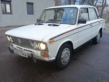 Авто ВАЗ 2103 1977 № 8300196