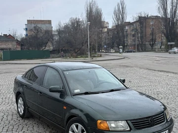 Авто Volkswagen Passat Sedan 1996 № 8300287