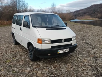 Авто Volkswagen Transporter 1993 № 8300415