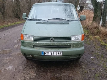 Авто Volkswagen Transporter 2000 № 8300480