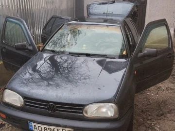 Авто Volkswagen Golf 1996 № 8300482