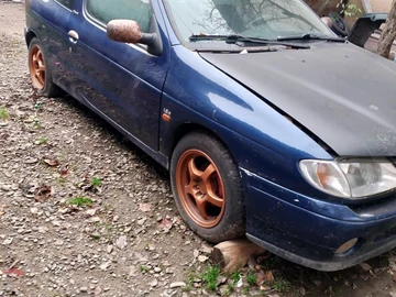 Авто Renault Megane 1995 № 8300696
