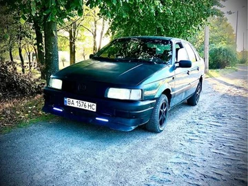 Авто Volkswagen Passat Sedan 1989 № 8300726