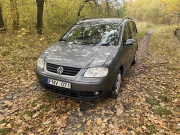 Авто Volkswagen Touran 2005 № 8300960