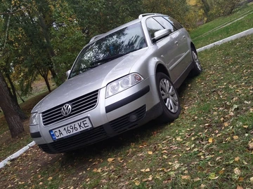 Авто Volkswagen Passat Variant 2002 № 8301229