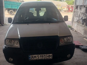 Авто Citroen Jumpy 2004 № 8301523