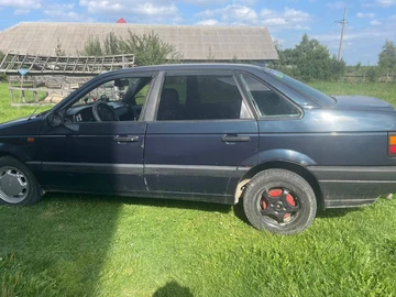 Авто Volkswagen Passat Sedan 1991 № 8301694