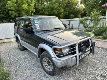 Авто Mitsubishi Pajero 1993 № 8301921