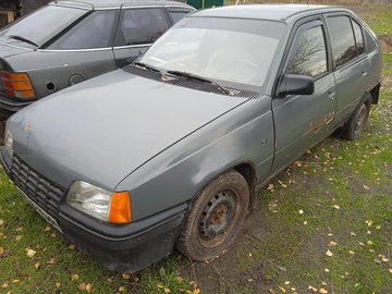 Авто Opel Kadett 1986 № 8302038