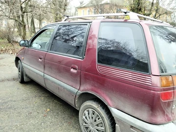 Авто Mitsubishi Space Wagon 1994 № 8302076