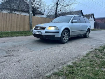 Авто Volkswagen Passat Variant 2003 № 8302383