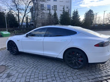 Авто Tesla Model S 2012 № 8302870