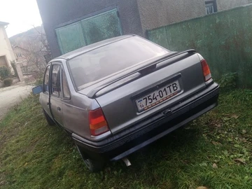 Авто Opel Kadett 1987 № 8303141