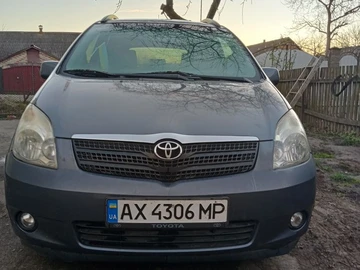 Авто Toyota Corolla Verso 2001 № 8303974