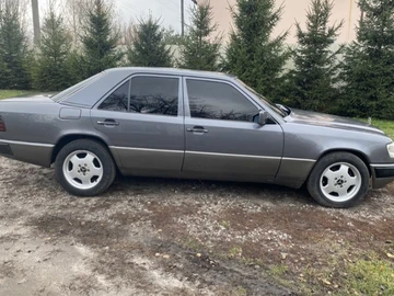 Авто Mercedes 260 1988 № 8304135