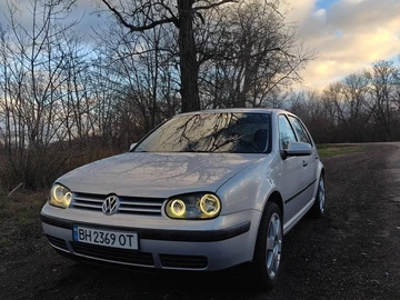 Авто Volkswagen Golf 2000 № 8304762