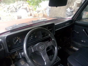 Авто ВАЗ 2107 1985 № 8305010