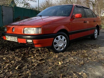 Авто Volkswagen Passat Sedan 1988 № 8305016
