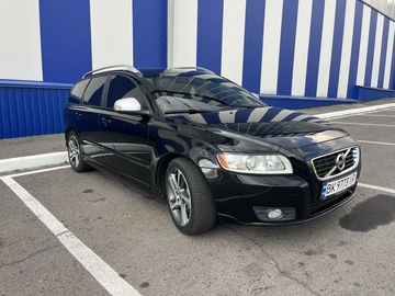 Авто Volvo V50 2011 № 8305192