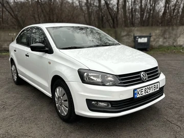 Авто Volkswagen Polo 2018 № 8305895