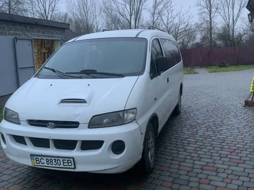 Авто Hyundai H200 2000 № 8305996