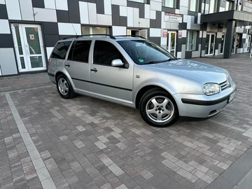 Авто Volkswagen Golf 2001 № 8306101