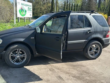Авто Mercedes Ml Серия 2000 № 8306122