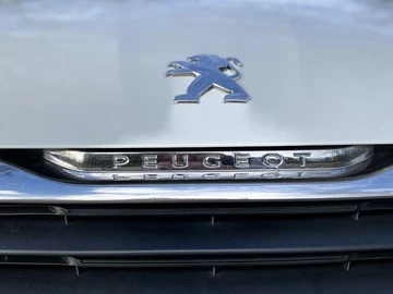 Авто Peugeot 308 2015 № 8306221