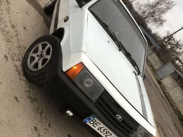 Авто ВАЗ 2109 1992 № 8307047