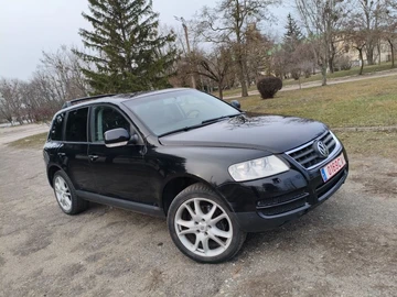 Авто Volkswagen Touareg 2005 № 8307127