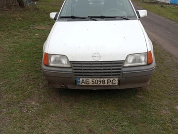 Авто Opel Kadett 1988 № 8307171