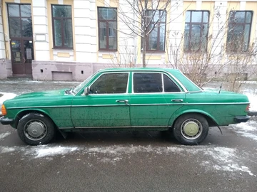 Авто Mercedes 240 1985 № 8307380