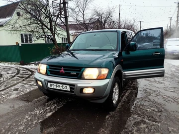Авто Mitsubishi Pajero 2000 № 8308145