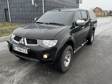 Авто Mitsubishi L 200 2013 № 8308245