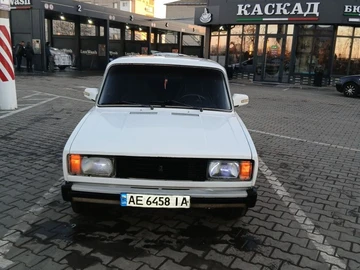 Авто ВАЗ 2105 1982 № 8309100