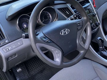 Авто Hyundai Sonata 2013 № 8309504
