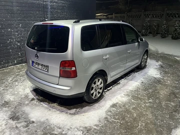 Авто Volkswagen Touran 2005 № 8309527