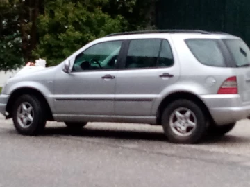 Авто Mercedes Ml Серия 2001 № 8310030