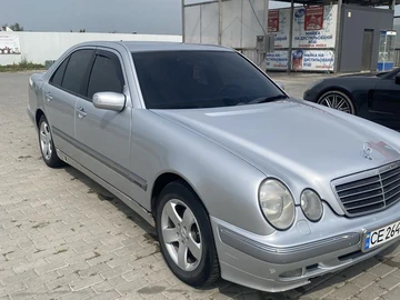 Авто Mercedes 220 2000 № 8310125