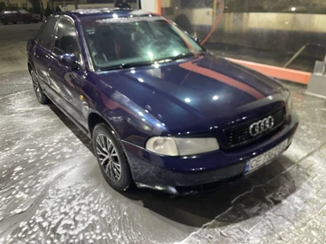 Авто Audi A4 1997 № 8310208