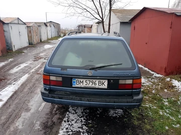 Авто Volkswagen Passat Sedan 1989 № 8310579