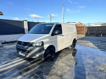 Авто Volkswagen Transporter 2013 № 8310639