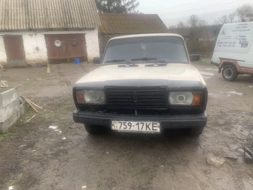Авто ВАЗ 2107 1996 № 8311215