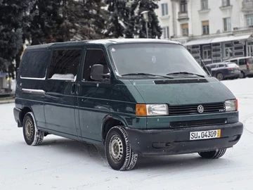 Авто Volkswagen Transporter 2000 № 8311230