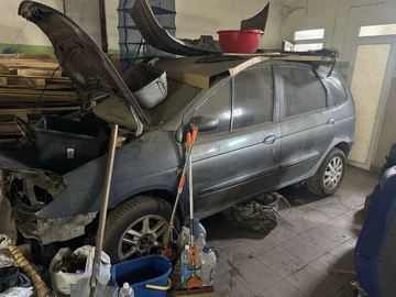 Авто Renault Scenic 2000 № 8311507