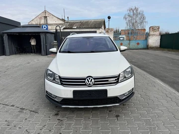 Авто Volkswagen Passat Variant 2013 № 8312191